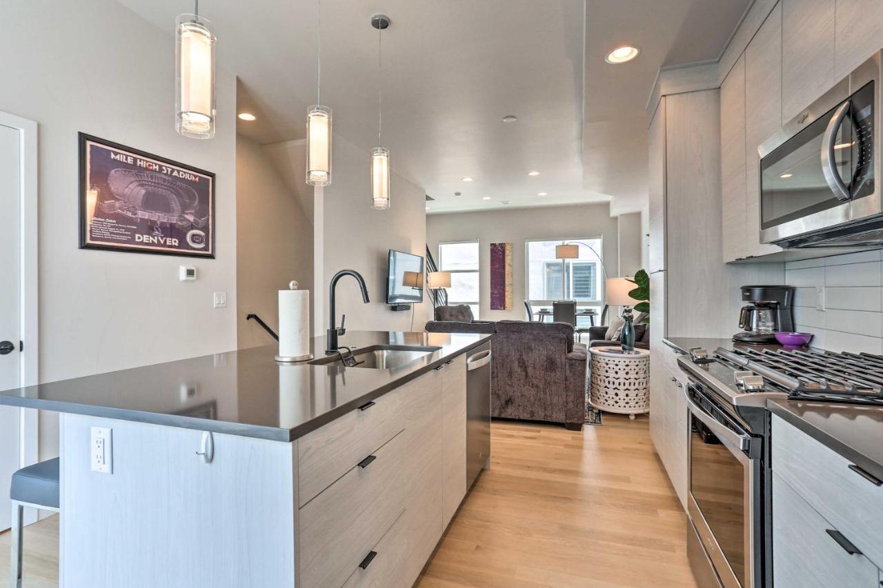 Trendy Denver Townhome - Walk To Mile High Stadium Екстериор снимка