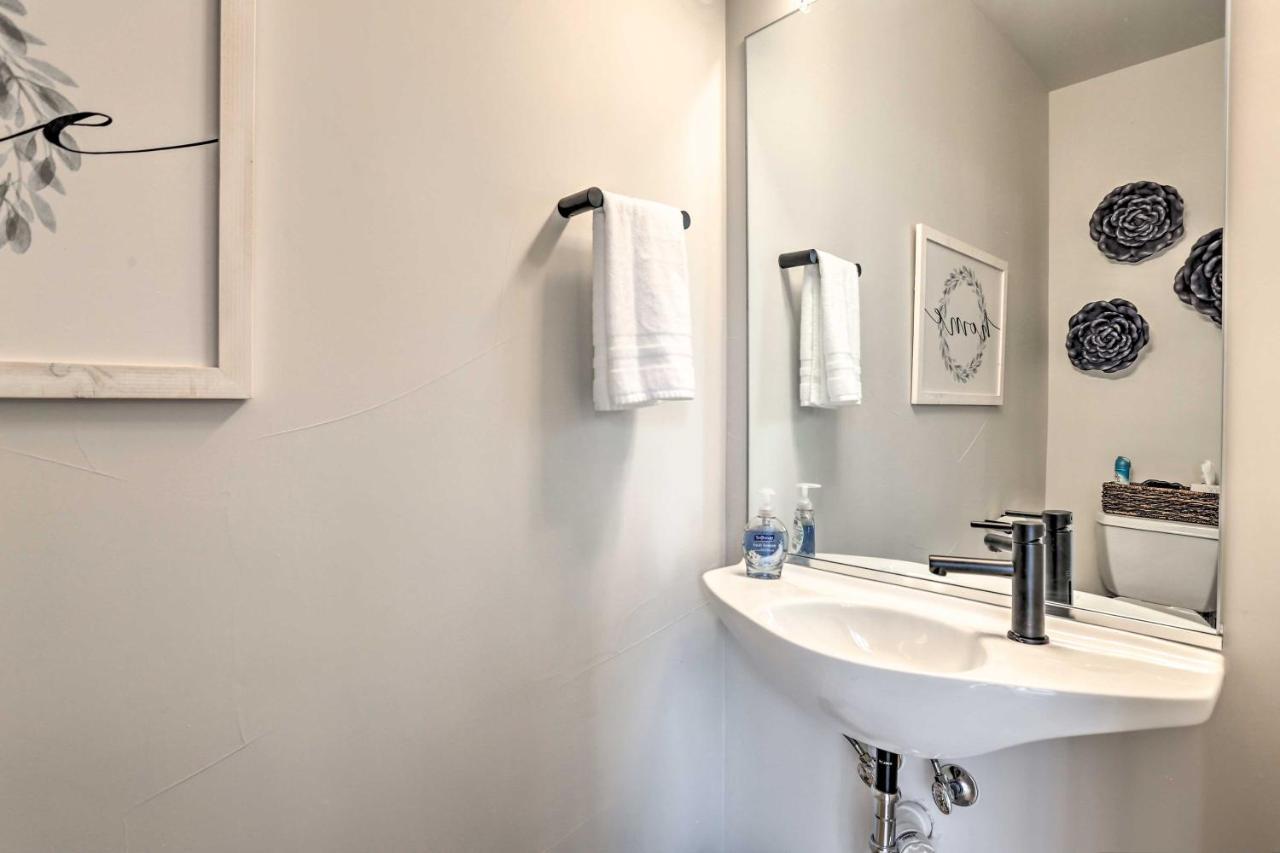 Trendy Denver Townhome - Walk To Mile High Stadium Екстериор снимка